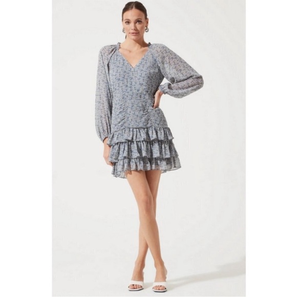 Astr Dresses & Skirts - NEW ASTR The Label Blue Floral Long Sleeve Tiered Ruffle Shirred Mini Dress Sz M